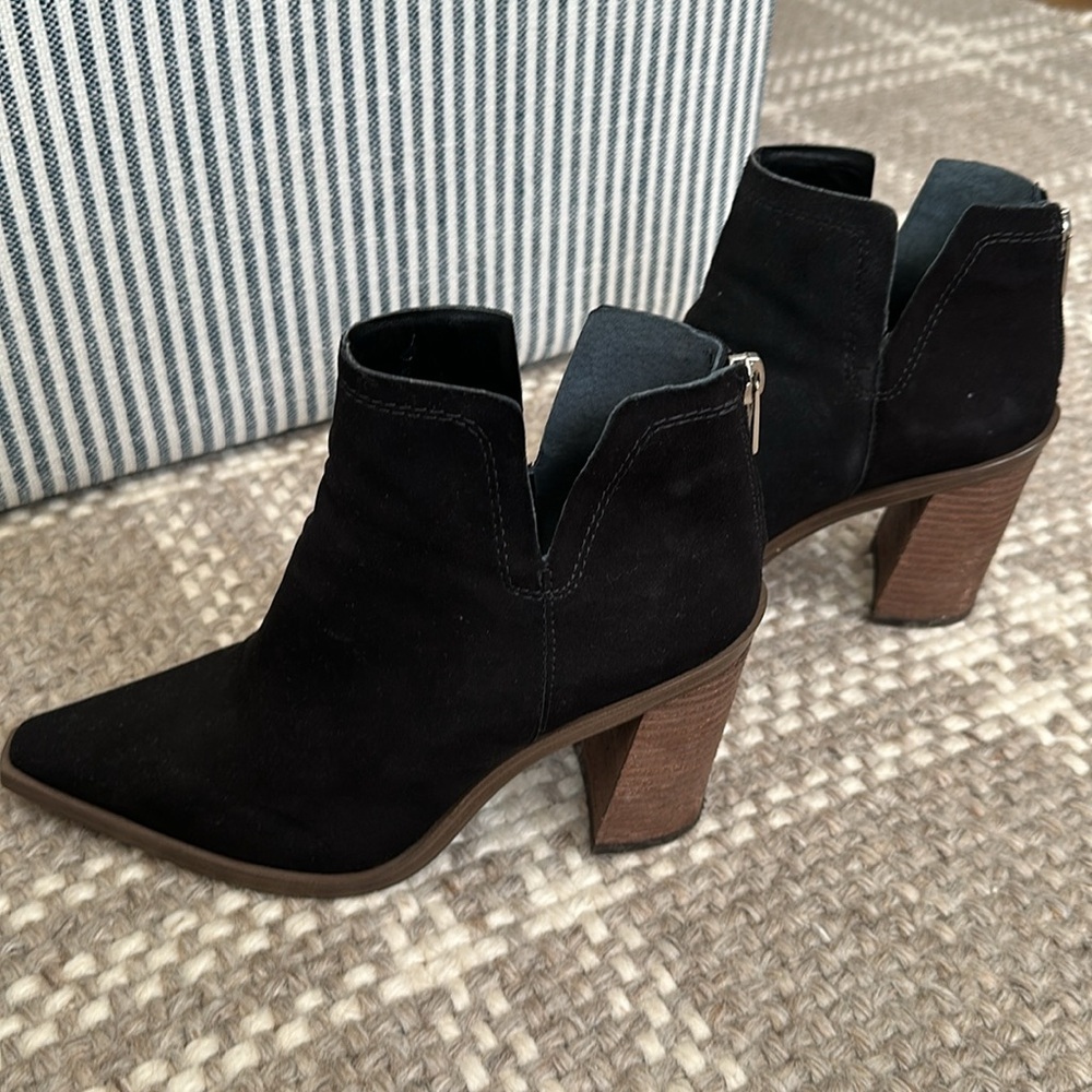 Vince Camuto black suede boots size 7